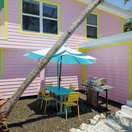 Charming Suite With Balcony And Bikes At Historic Sandpiper Inn Sanibel Esterno foto