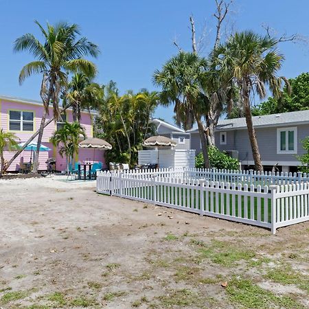 Charming Suite With Balcony And Bikes At Historic Sandpiper Inn Sanibel Esterno foto