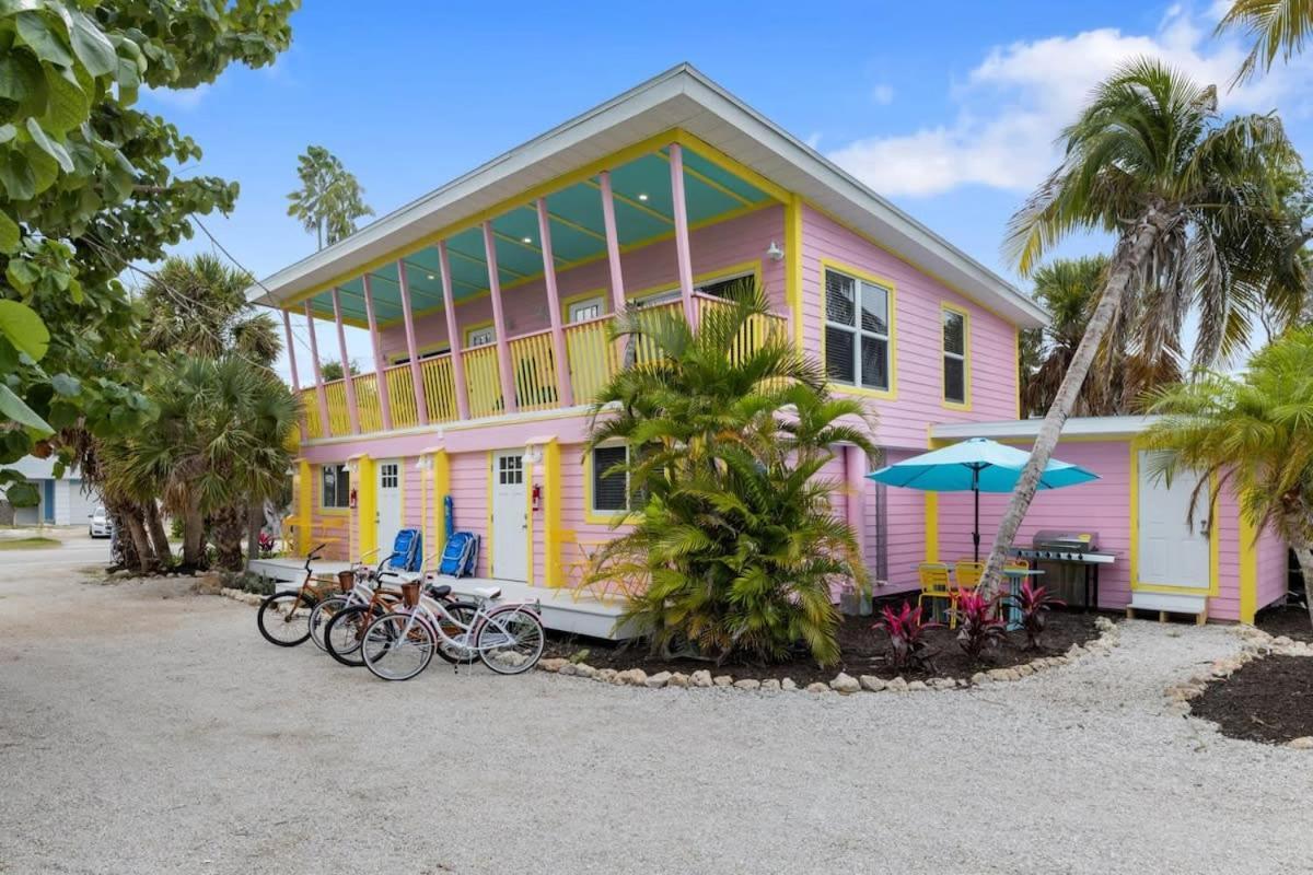Charming Suite With Balcony And Bikes At Historic Sandpiper Inn Sanibel Esterno foto