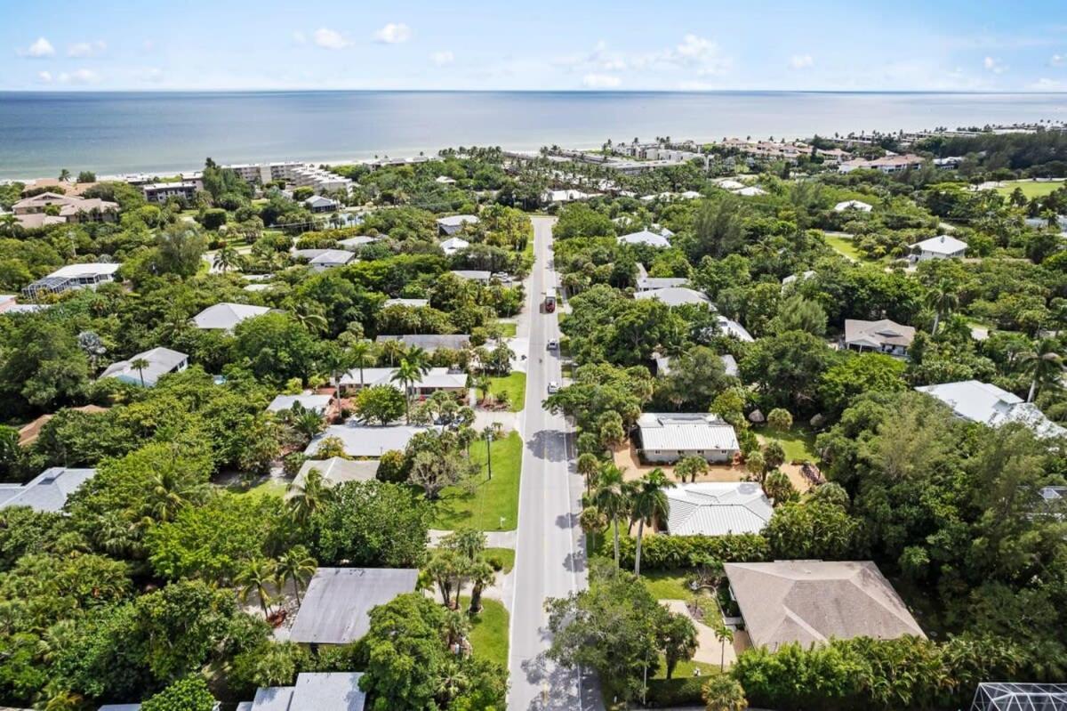 Charming Suite With Balcony And Bikes At Historic Sandpiper Inn Sanibel Esterno foto