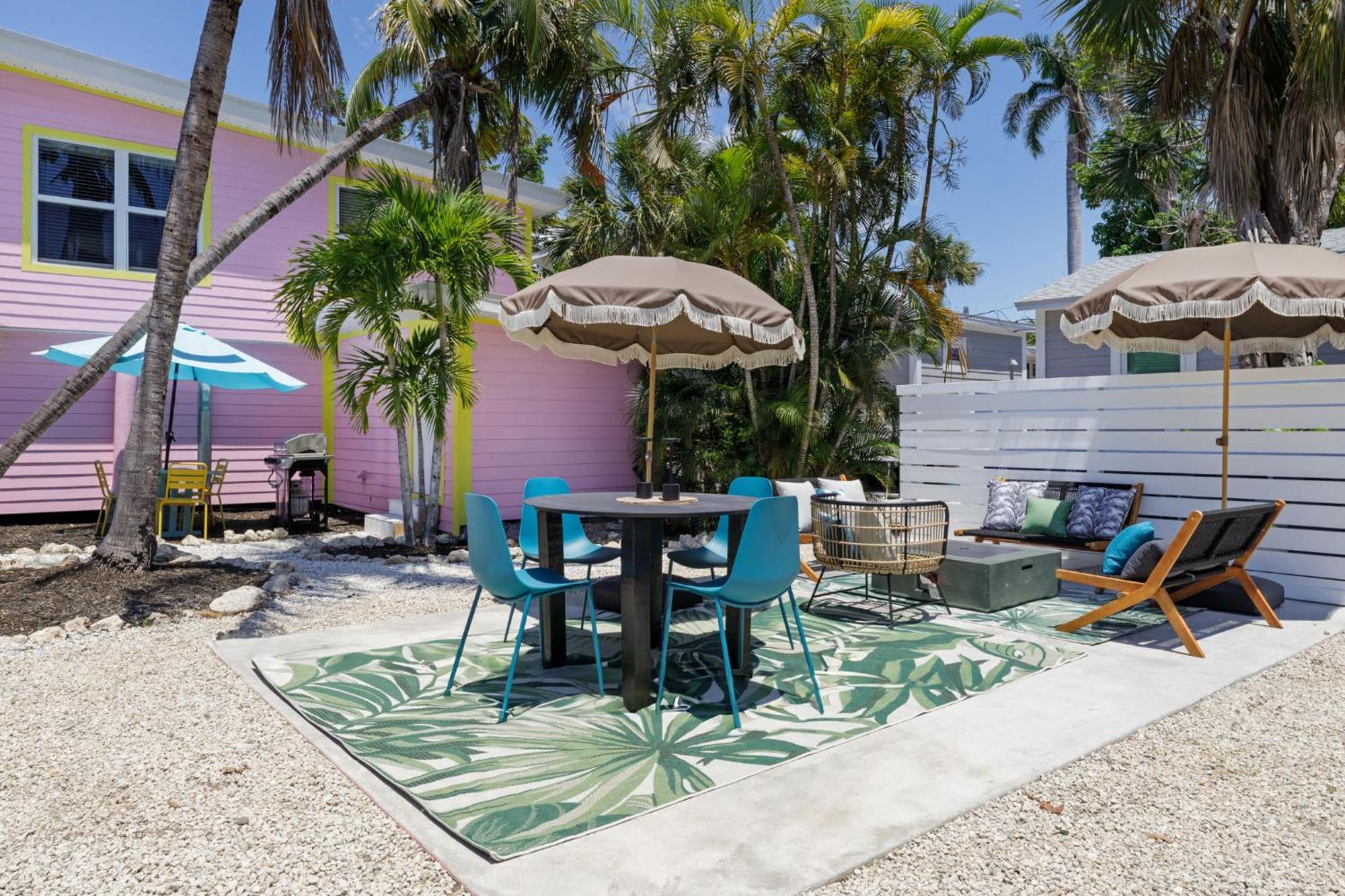 Charming Suite With Balcony And Bikes At Historic Sandpiper Inn Sanibel Esterno foto